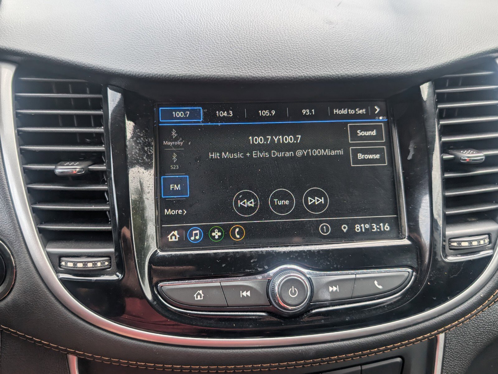 Used 2019 Chevrolet Trax LT w/ LT Convenience Package image 23