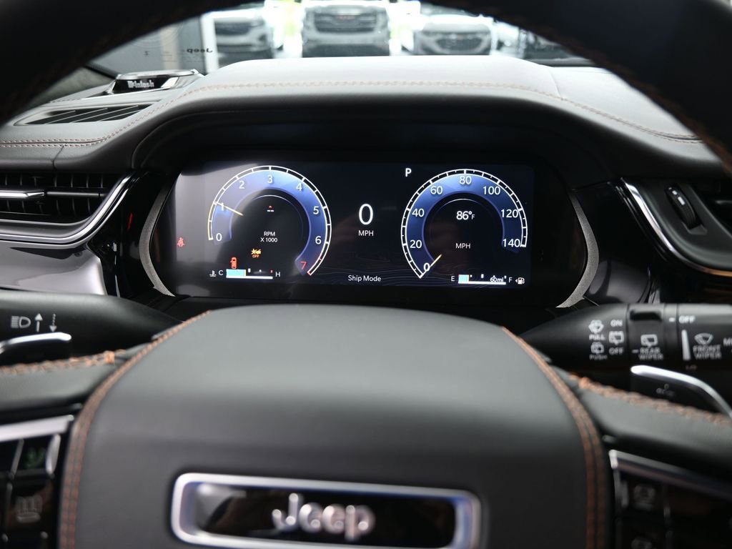 Used 2025 Jeep Grand Cherokee L Summit AWD/4WD image 27