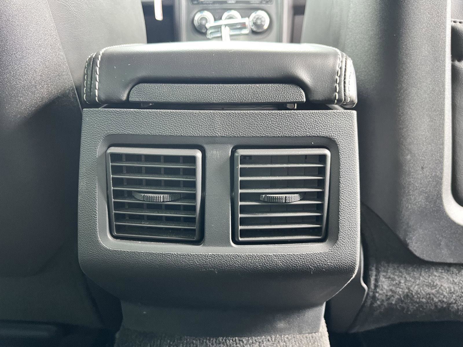 Used 2014 Dodge Challenger R/T image 22