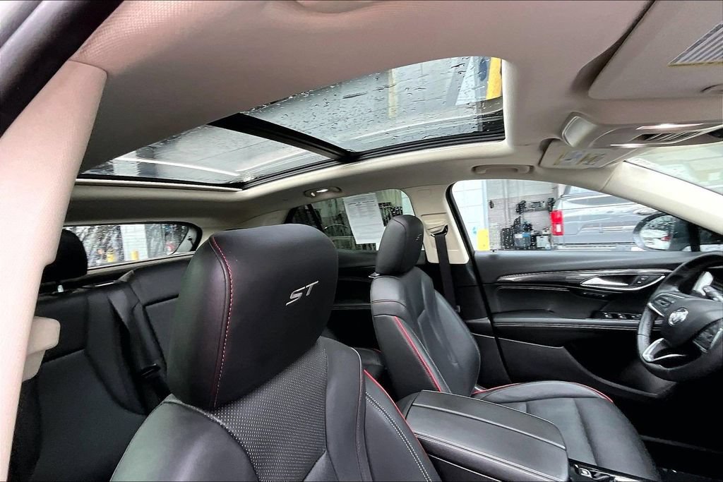 Used 2023 Buick Envision Essence w/ Sport Touring Package AWD/4WD image 21