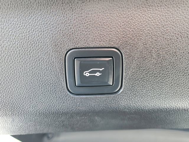 Used 2021 Chevrolet Suburban Z71 w/ Z71 Off-Road Package image 10