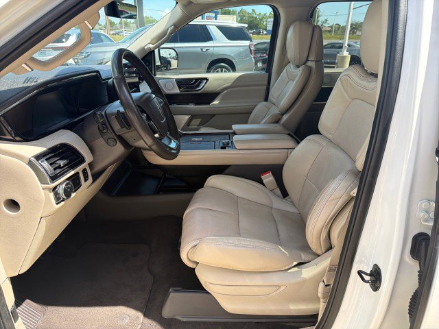Used 2021 Lincoln Navigator Reserve AWD/4WD image 13