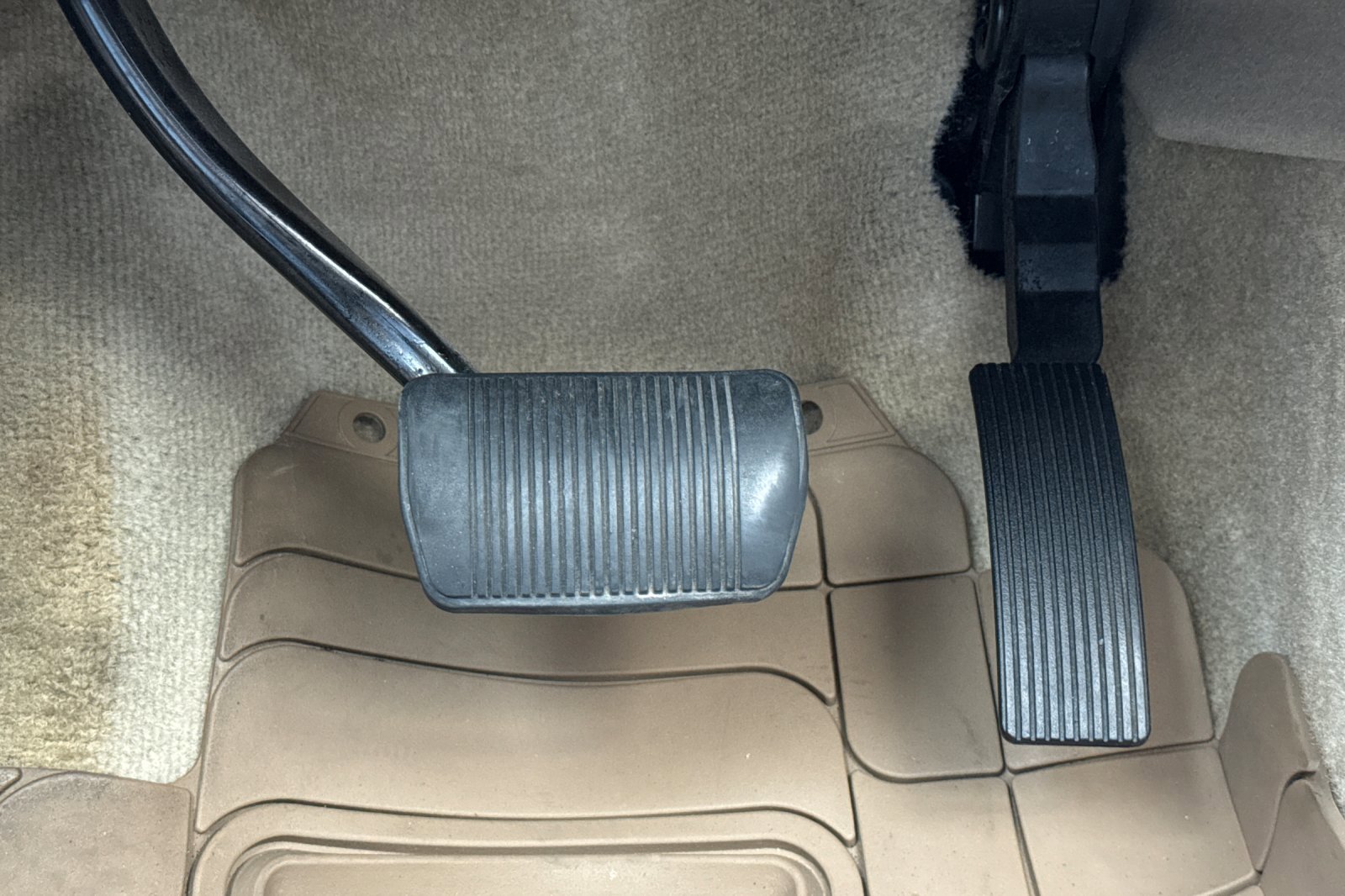 Used 2018 Jeep Grand Cherokee Overland AWD/4WD image 45