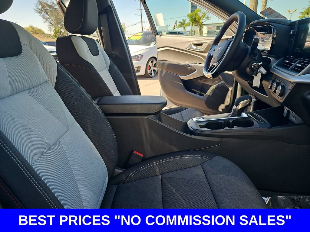 New 2026 Chevrolet Trax RS w/ Sunroof Package FWD image 10