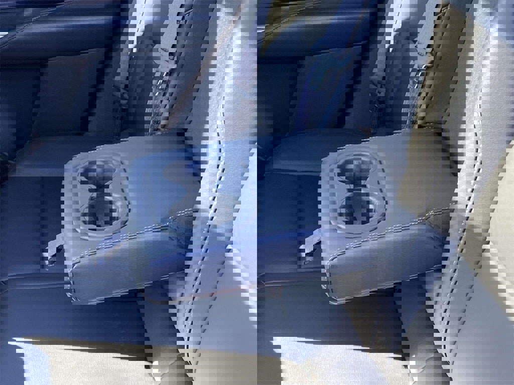 Used 2023 Cadillac XT4 Luxury w/ Cold Weather Package image 36