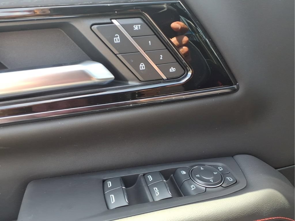 New 2026 GMC Yukon AT4 Ultimate AWD/4WD image 18