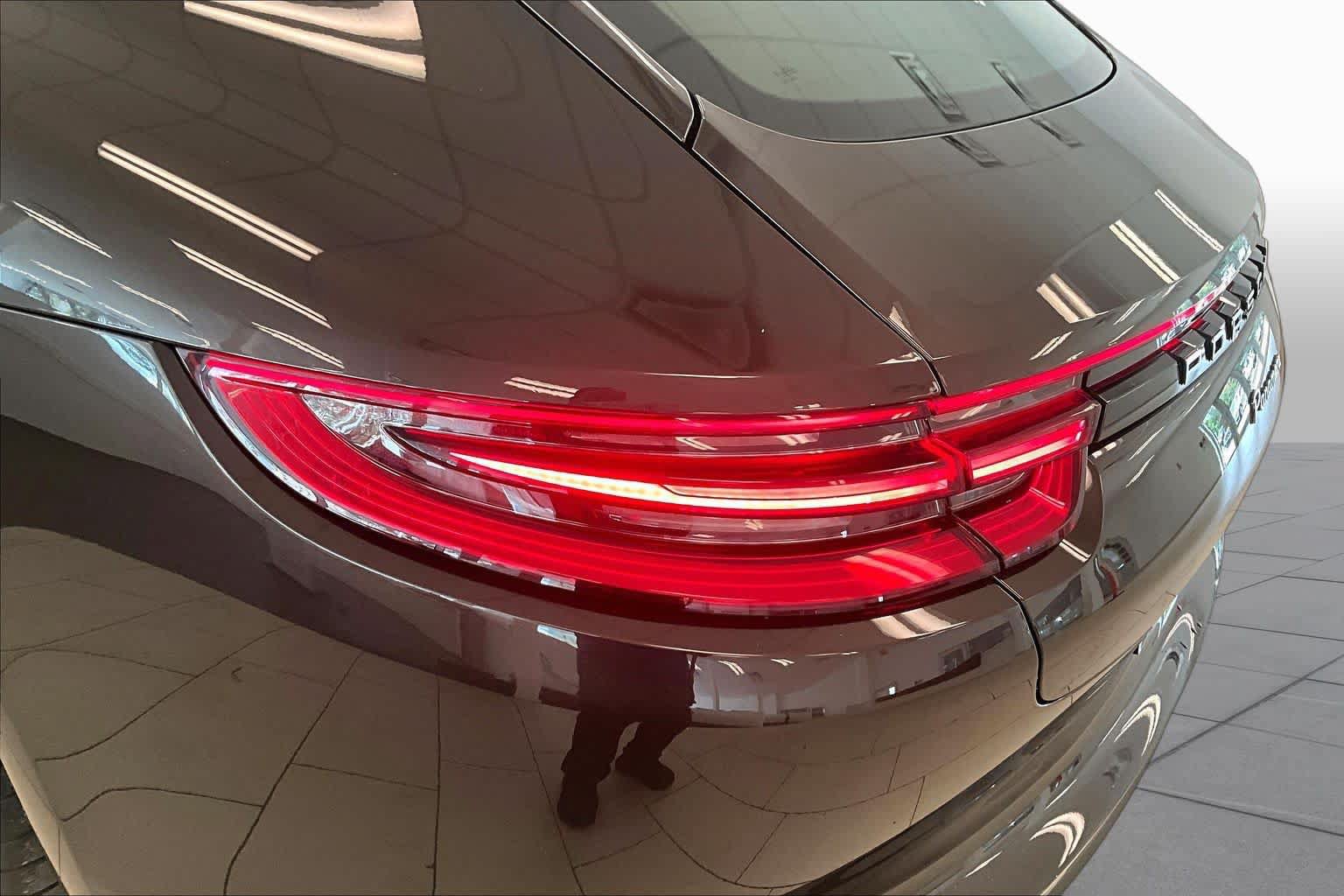 Used 2018 Porsche Panamera 4 AWD/4WD image 26