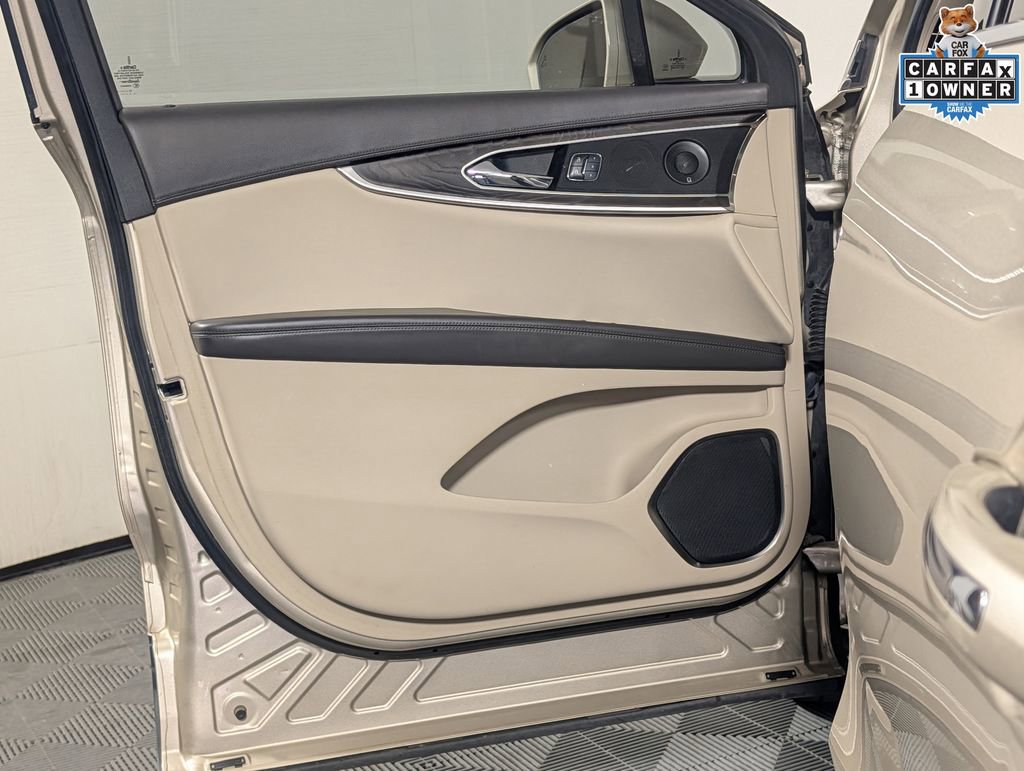 Used 2017 Lincoln MKX Reserve w/ Lincoln MKX Climate Package image 23