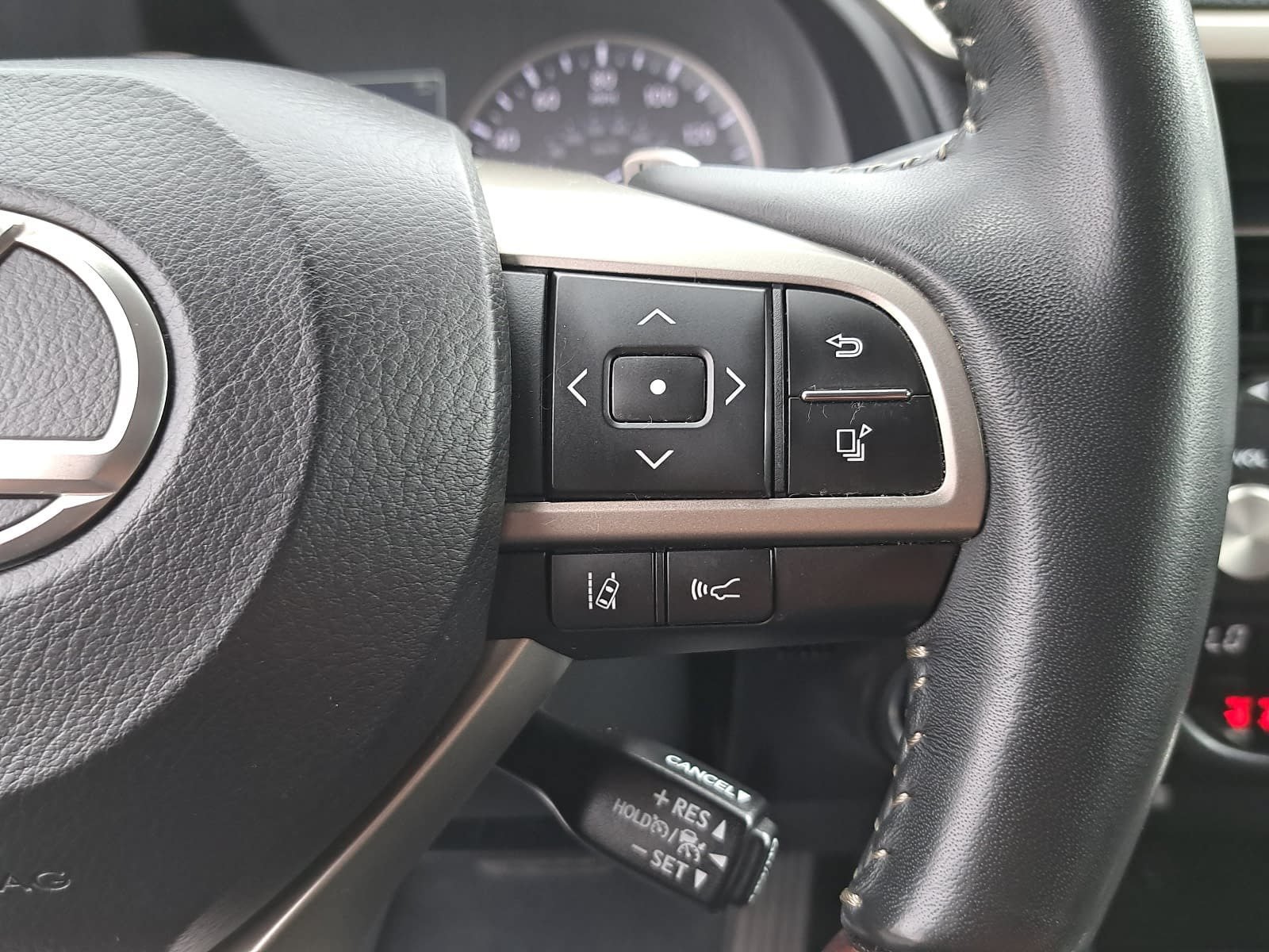 Used 2022 Lexus RX 450h AWD w/ Premium Package image 20