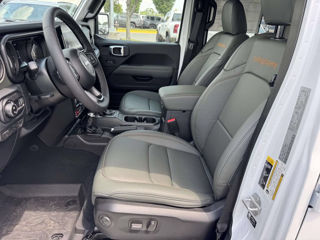 New 2026 Jeep Gladiator Mojave w/ Technology Group AWD/4WD image 13