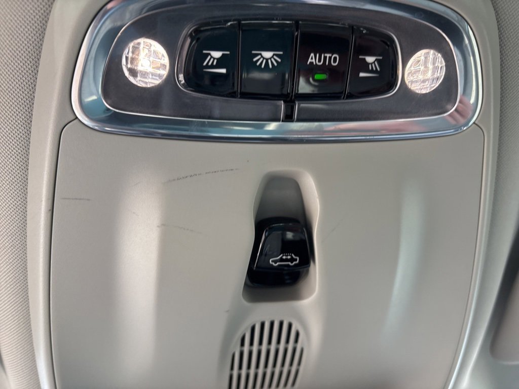 Used 2019 Volvo S60 T6 Momentum w/ Premium Package image 27