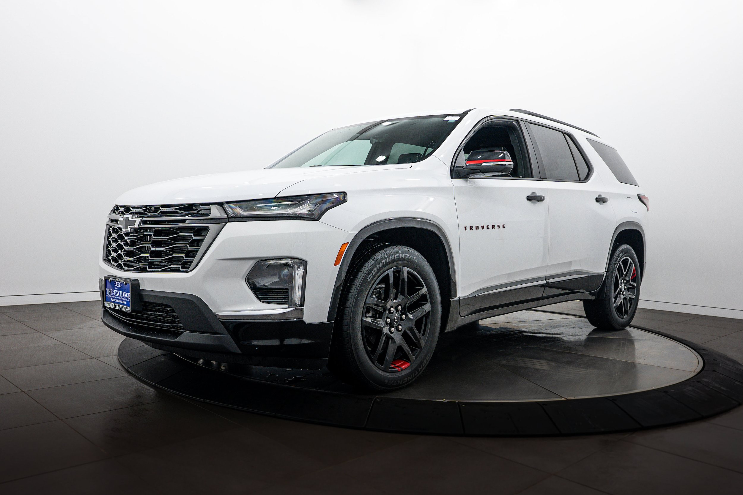 Used 2023 Chevrolet Traverse Premier w/ Redline Edition AWD/4WD image 6