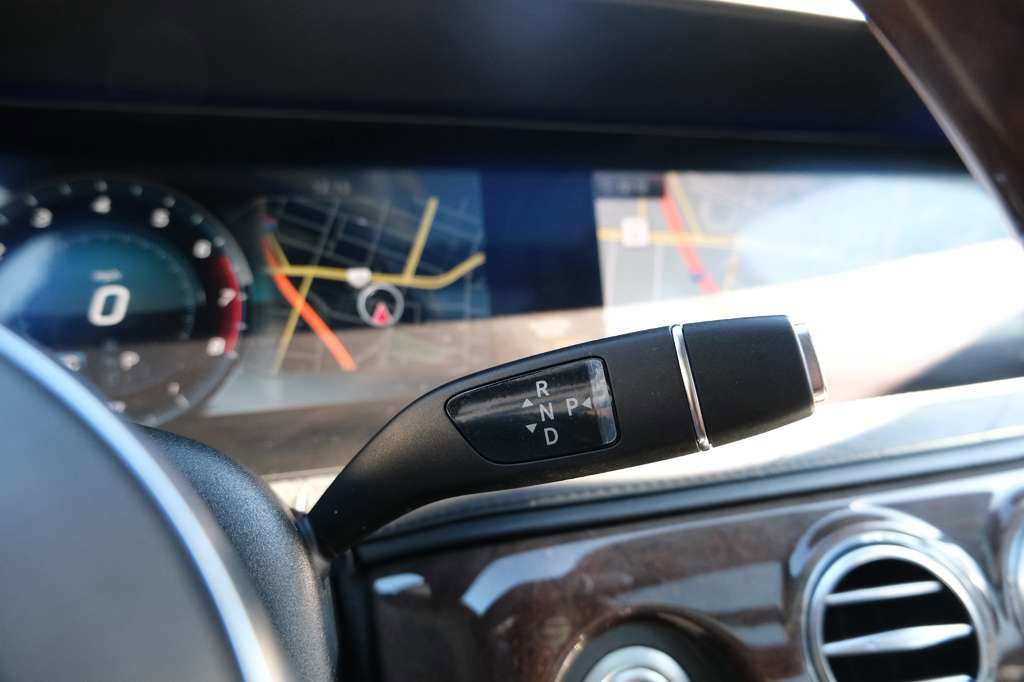 Used 2018 Mercedes-Benz S 560 4MATIC Sedan w/ Premium Package image 45
