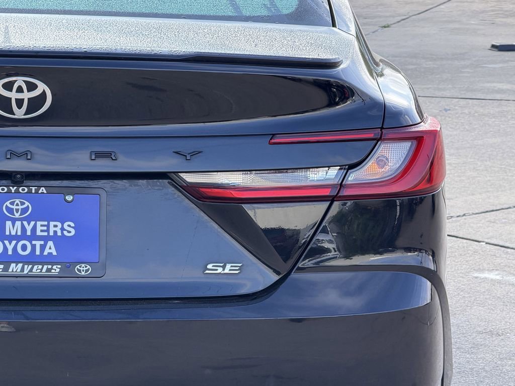 Used 2025 Toyota Camry SE FWD image 9
