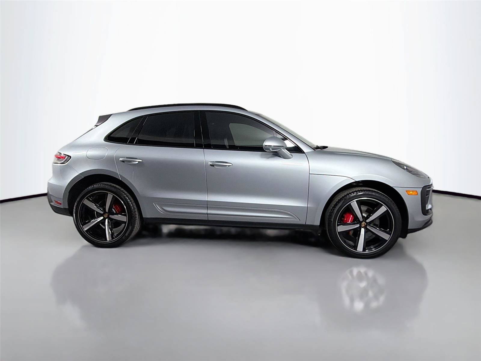 Certified 2025 Porsche Macan S AWD/4WD image 8