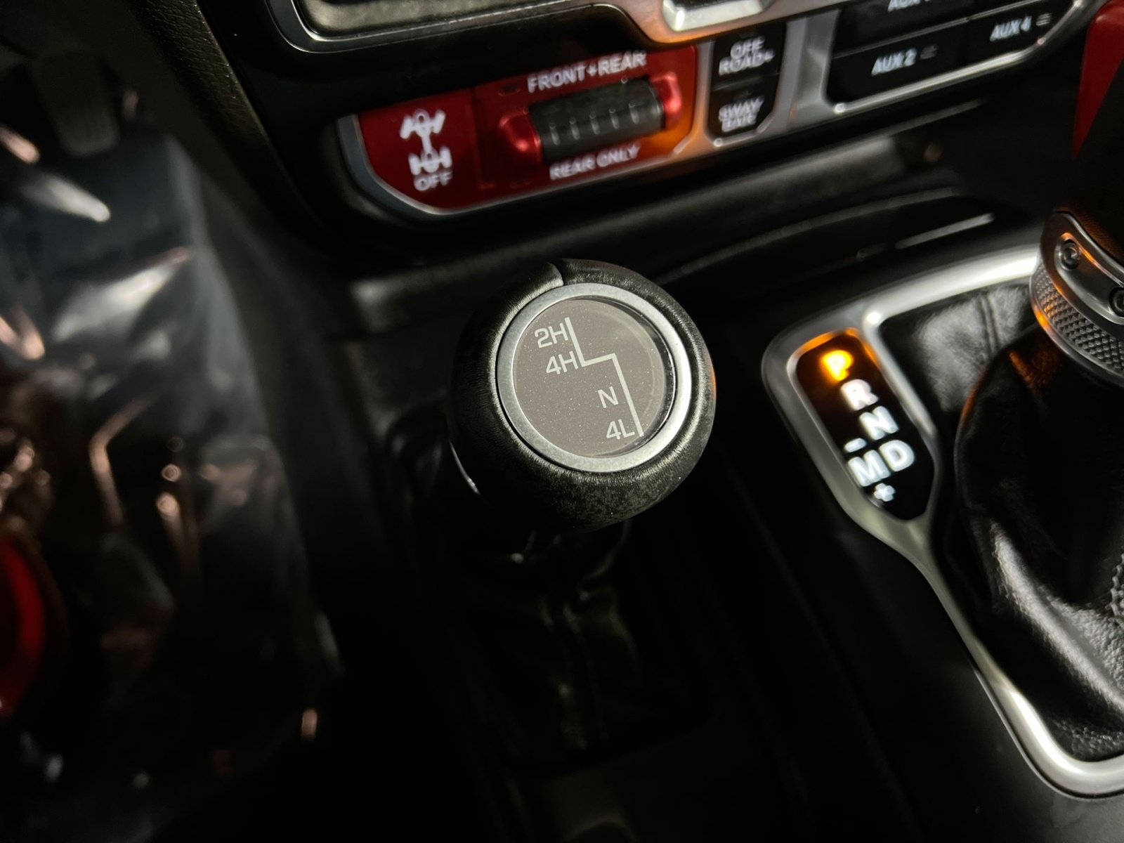 Used 2024 Jeep Wrangler Unlimited Rubicon w/ Technology Group image 37