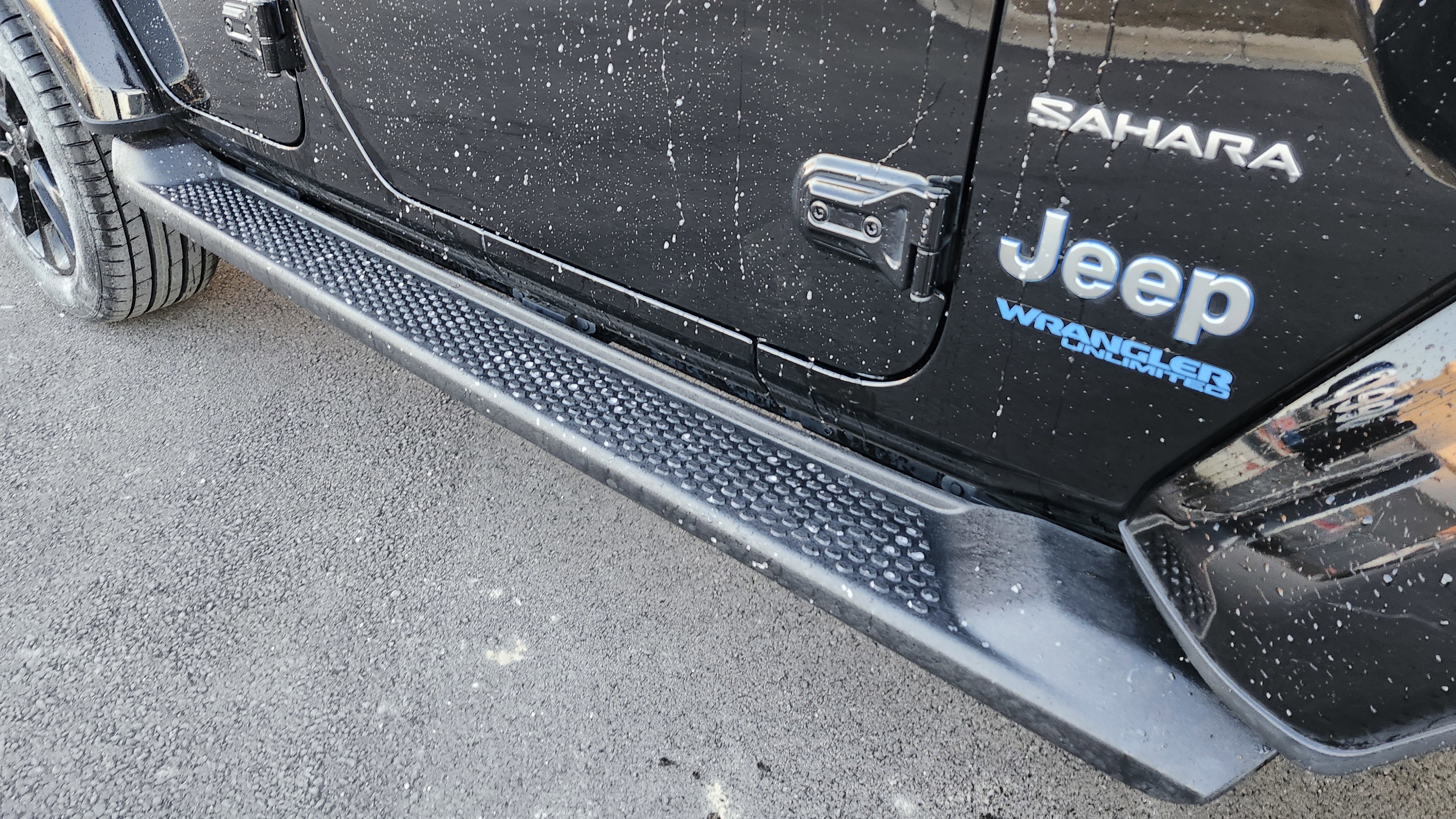 Used 2022 Jeep Wrangler Unlimited Sahara w/ Cold Weather Group image 12