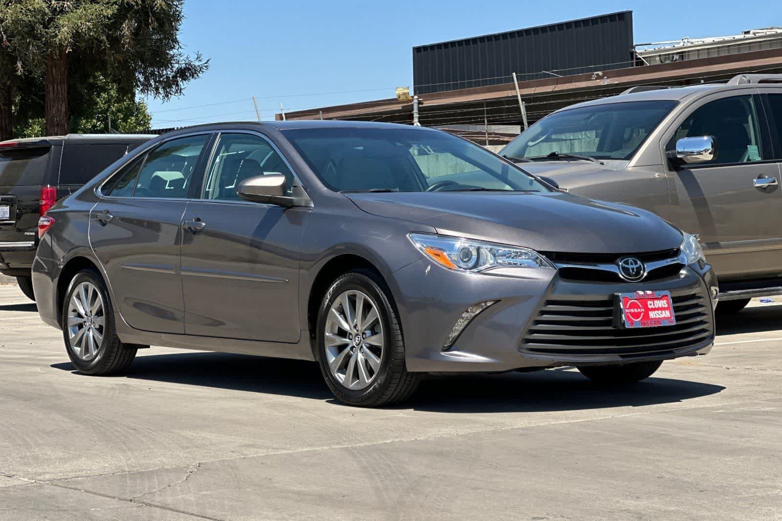 Used 2017 Toyota Camry XLE FWD image 10