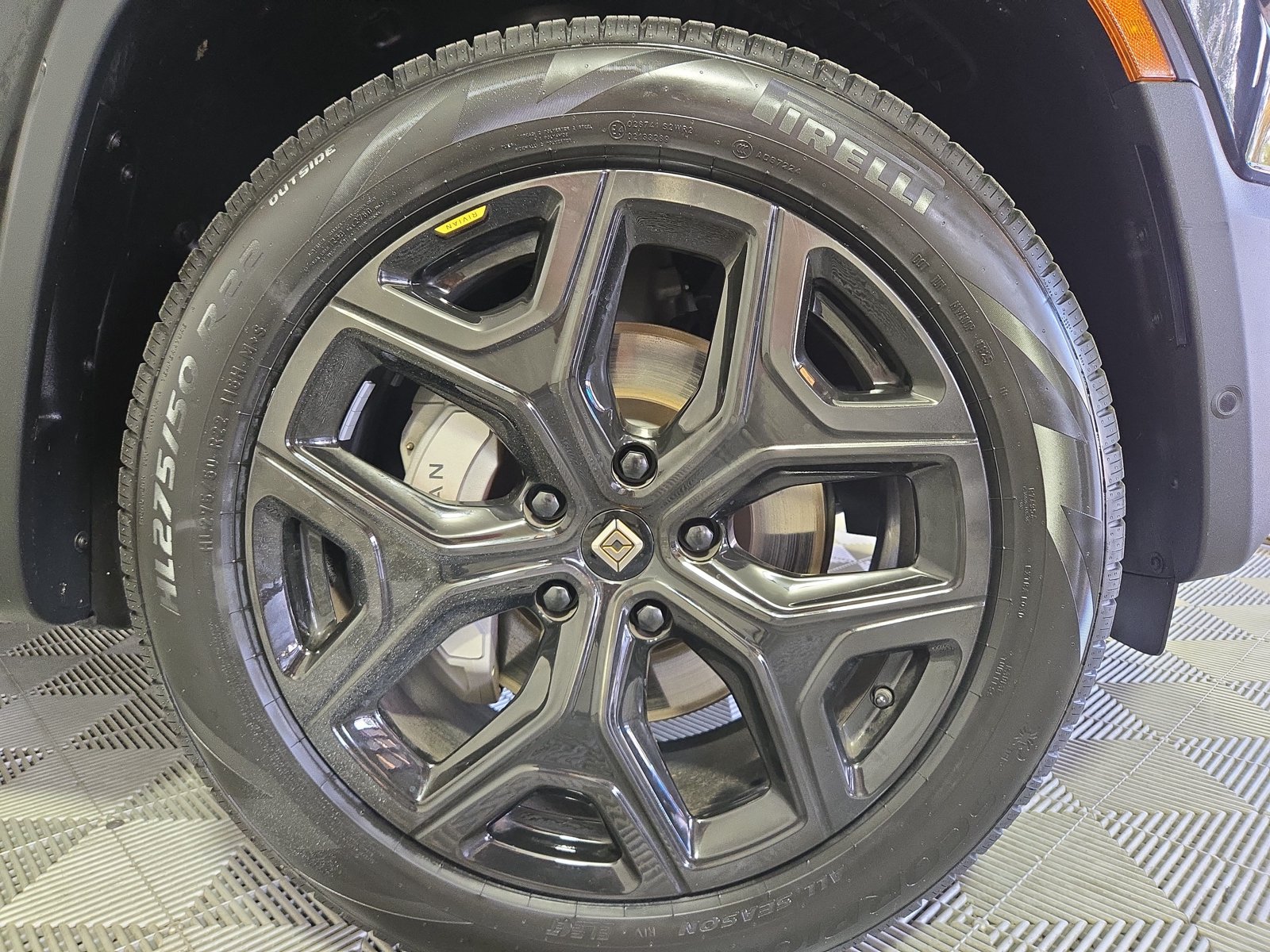 Used 2024 Rivian R1T Adventure Dual AWD/4WD image 11