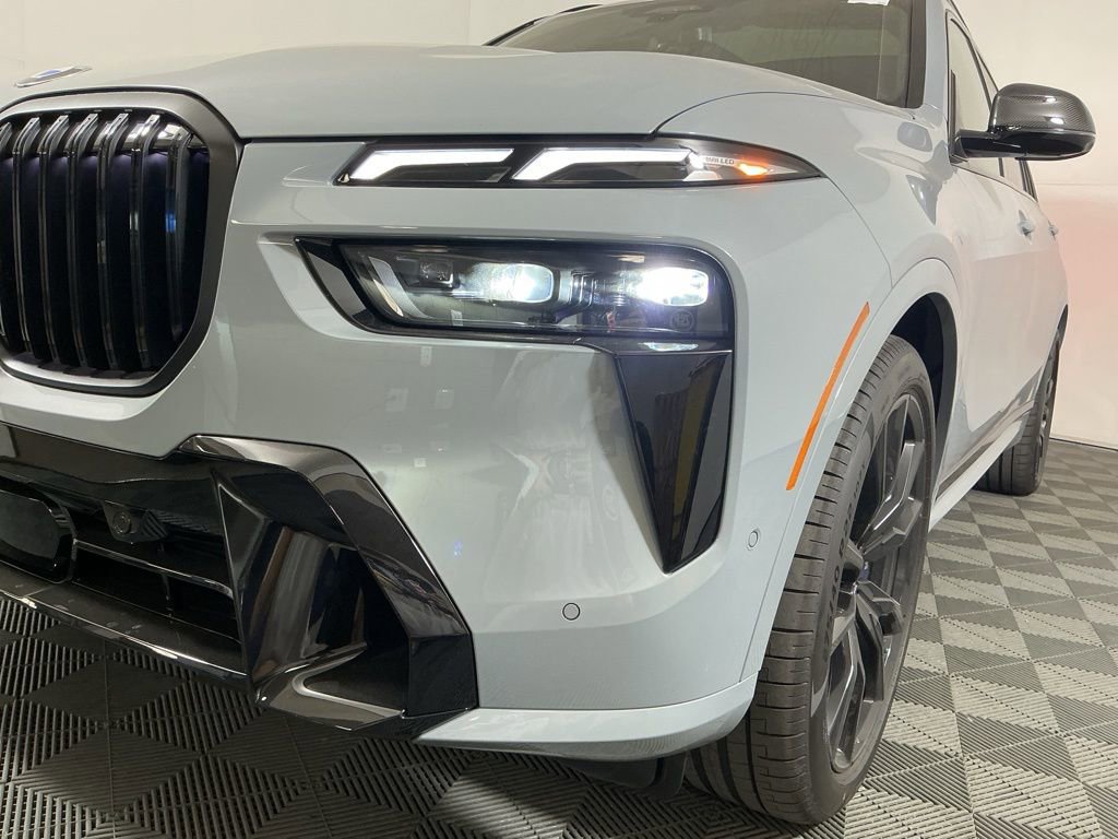 Used 2026 BMW X7 xDrive40i w/ M Sport Package image 9