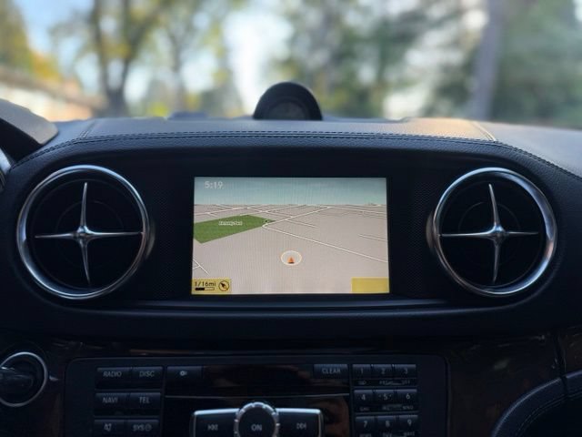 Used 2013 Mercedes-Benz SL 550 image 32