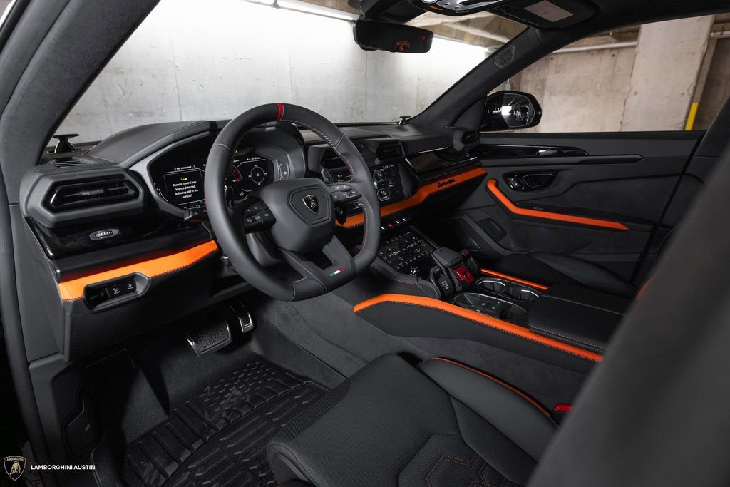 Used 2025 Lamborghini Urus SE image 25