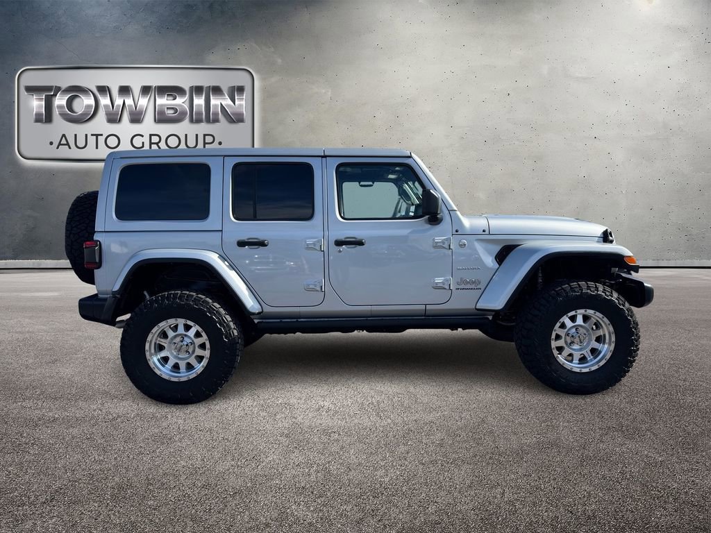 Used 2024 Jeep Wrangler Unlimited Sahara AWD/4WD image 3