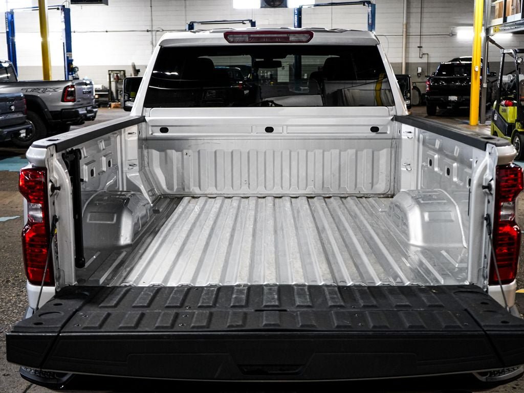 Used 2022 Chevrolet Silverado 2500 Custom w/ Custom Value Package AWD/4WD image 13