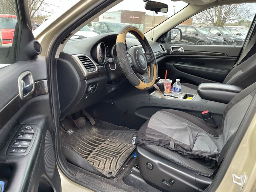 Used 2011 Jeep Grand Cherokee Laredo image 5