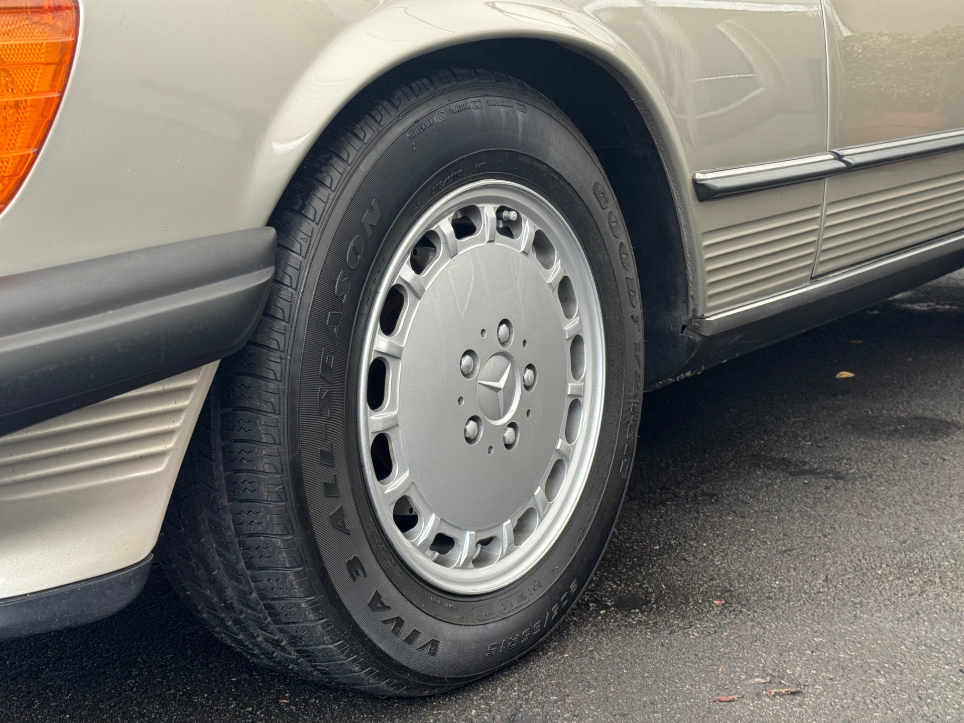 Used 1987 Mercedes-Benz 560 SL image 41