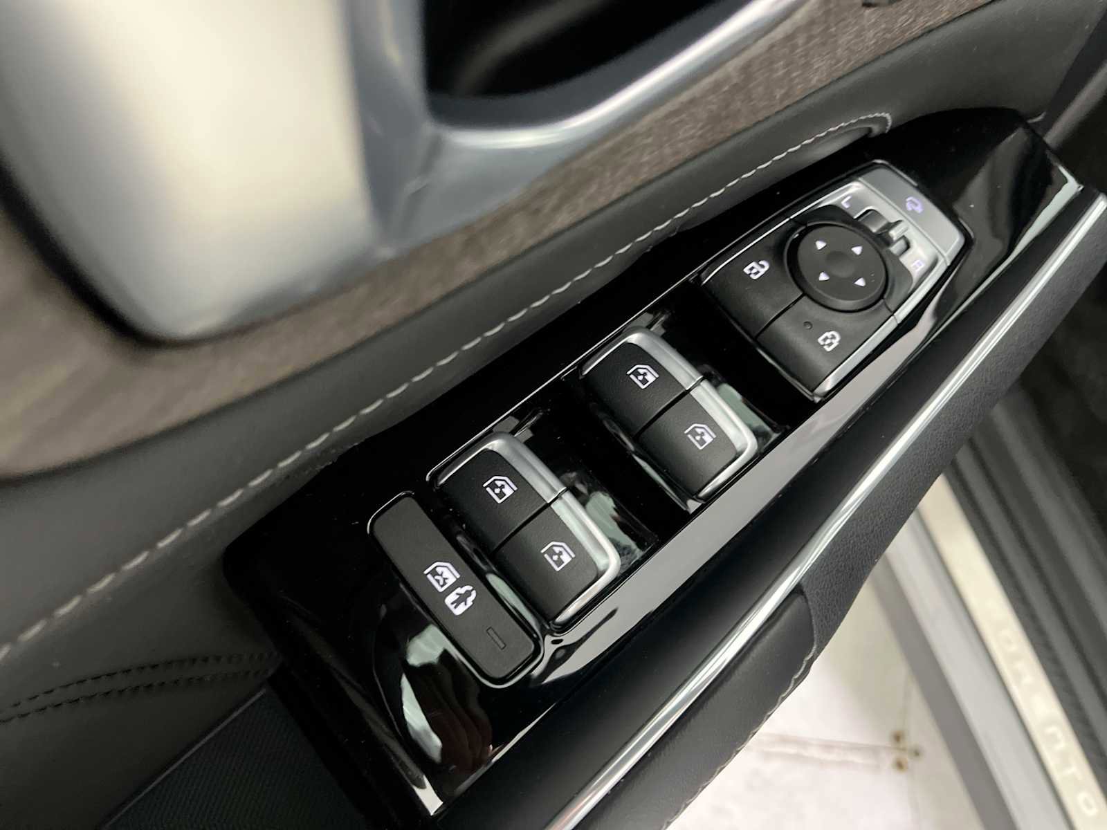 Used 2023 Kia Sorento SX Prestige image 21