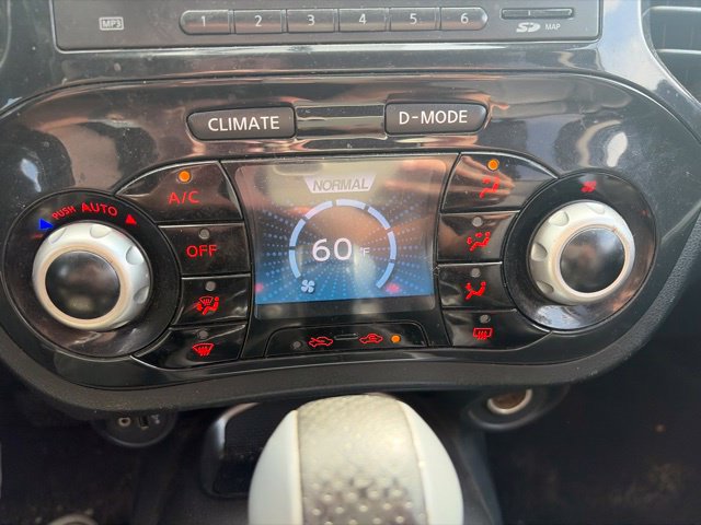 Used 2013 Nissan Juke SL AWD/4WD image 32