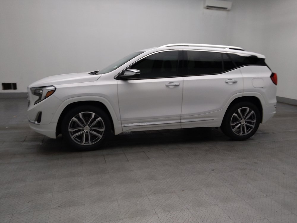 Used 2020 GMC Terrain Denali w/ Denali Premium Package FWD image 2