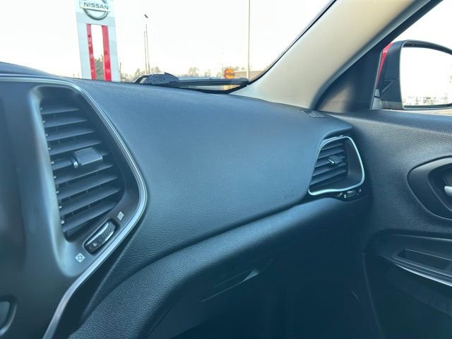 Used 2021 Jeep Cherokee Latitude Plus image 41