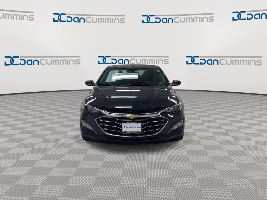 Used 2025 Chevrolet Malibu LT FWD image 3
