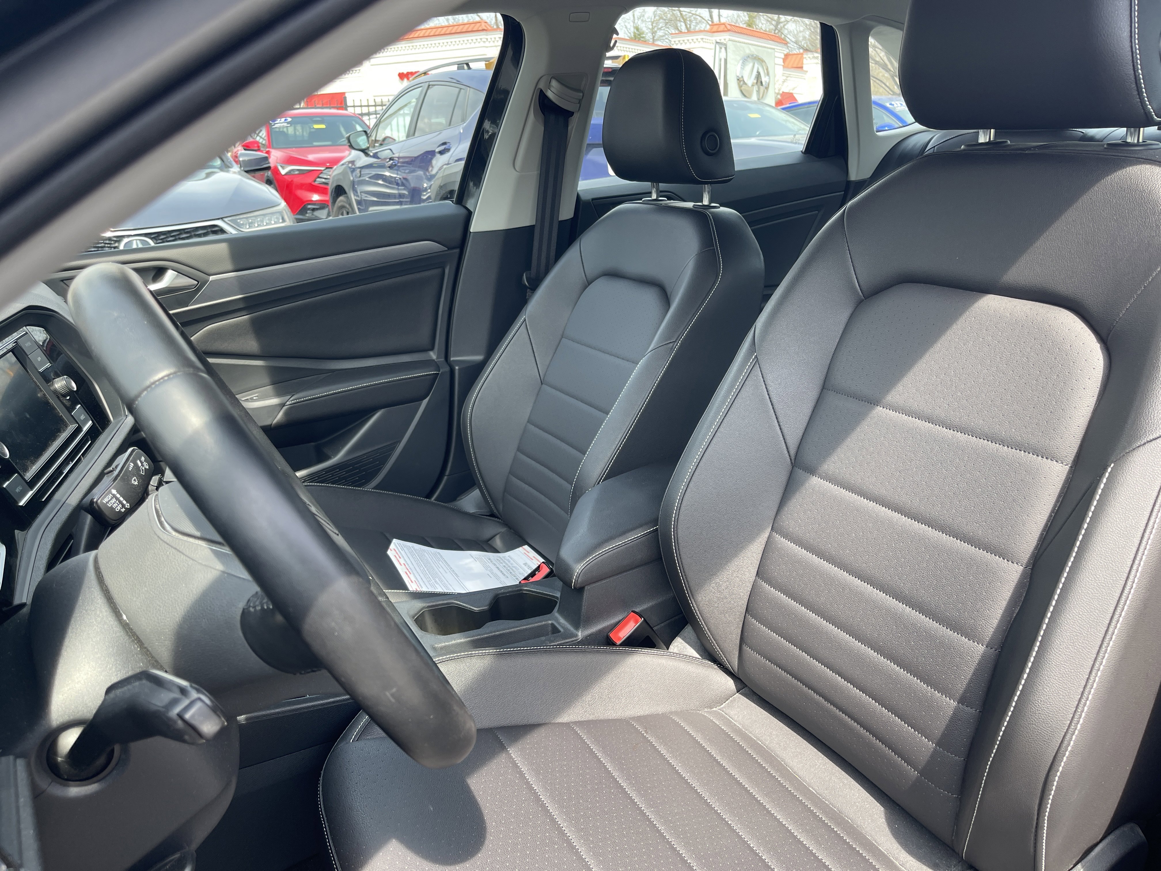 Used 2023 Volkswagen Jetta SE image 9