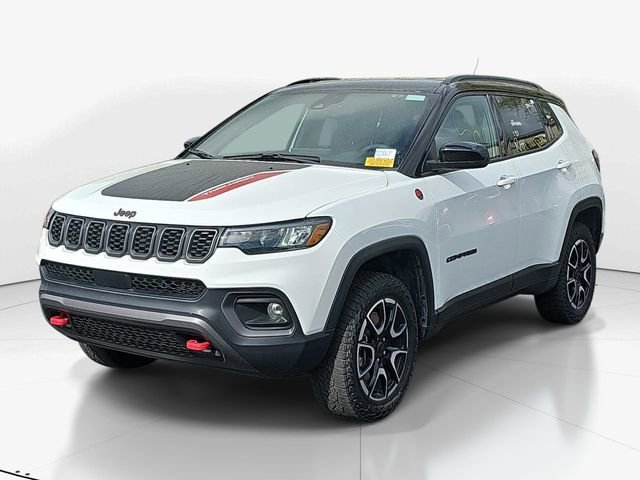 Used 2025 Jeep Compass Trailhawk image 8