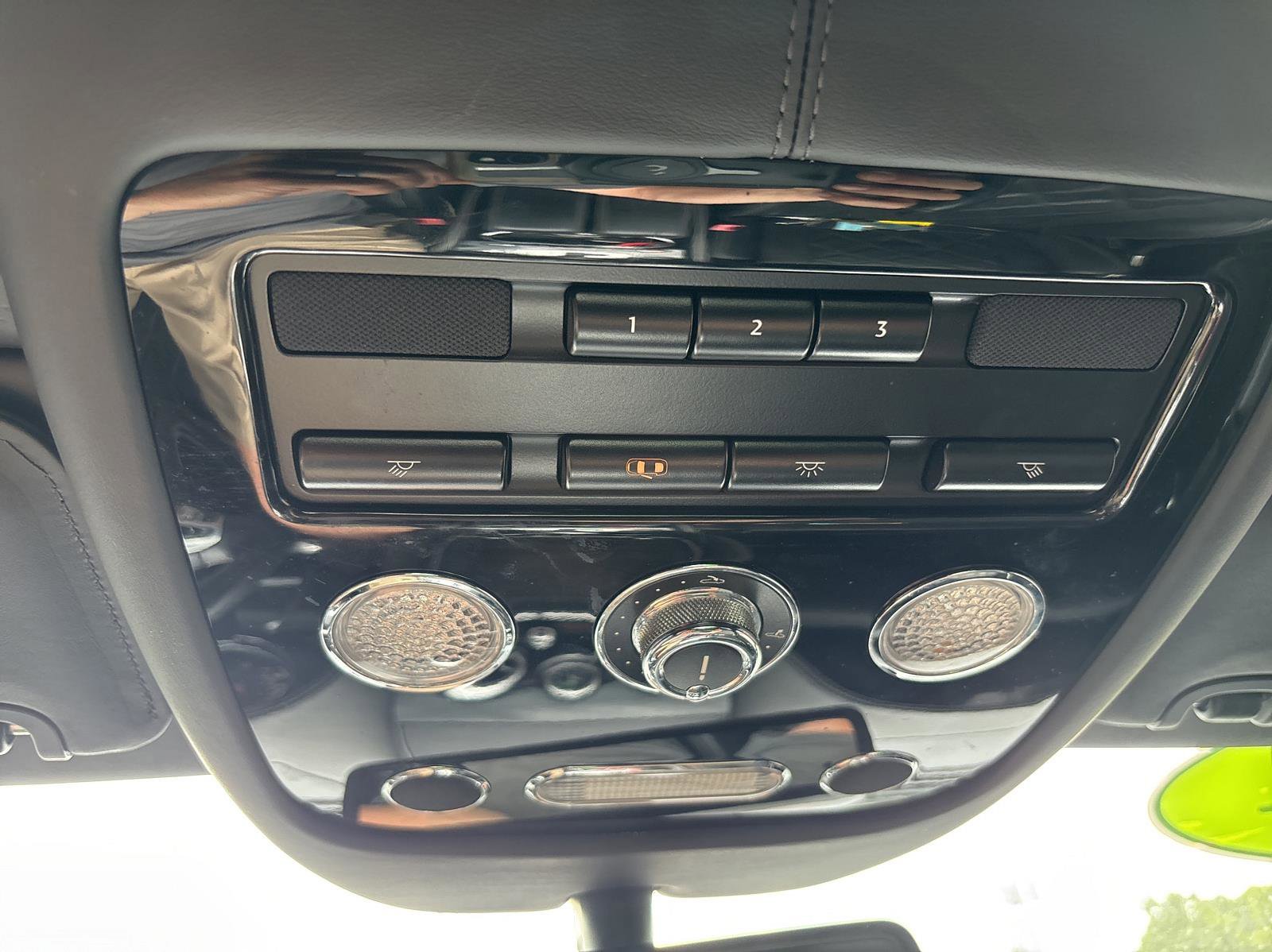 Used 2014 Bentley Flying Spur W12 image 23