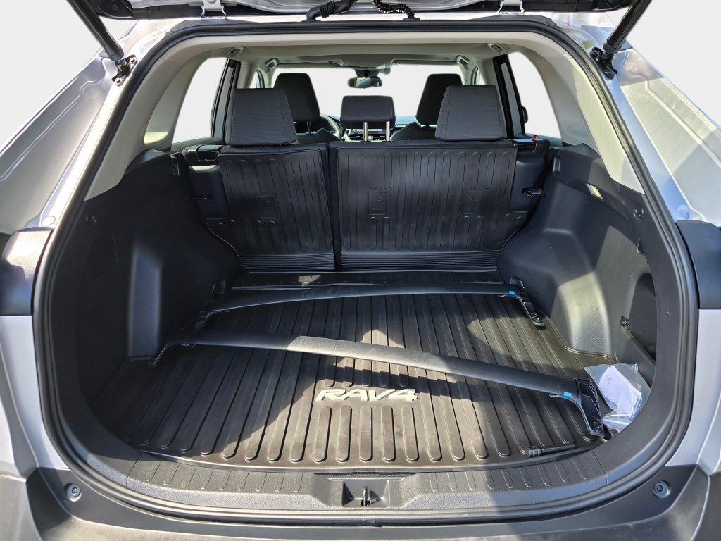 Used 2023 Toyota RAV4 XLE w/ Convenience Package AWD/4WD image 14