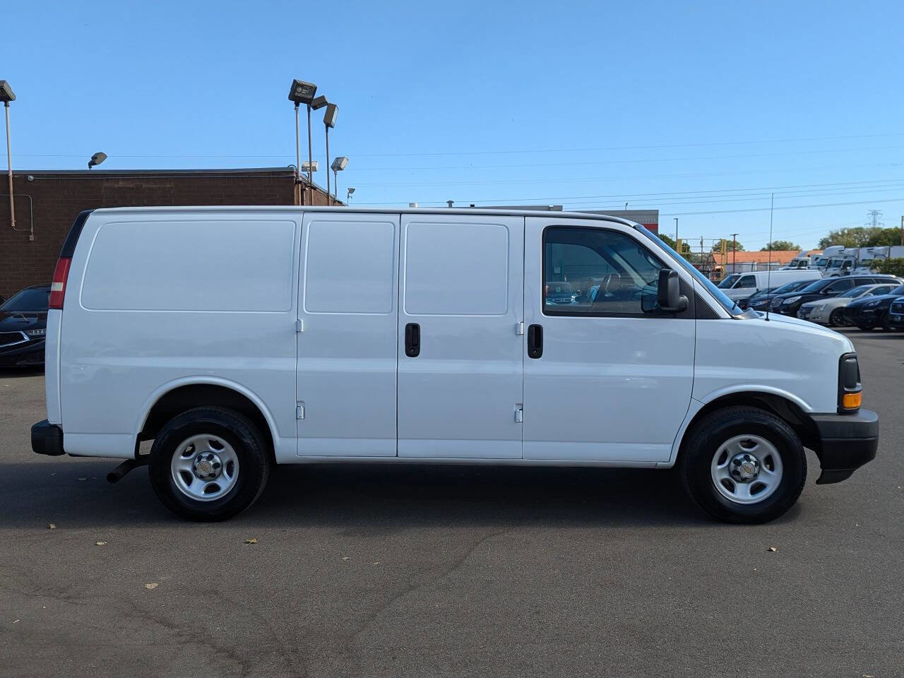 Used 2004 Chevrolet Express 1500 RWD image 4