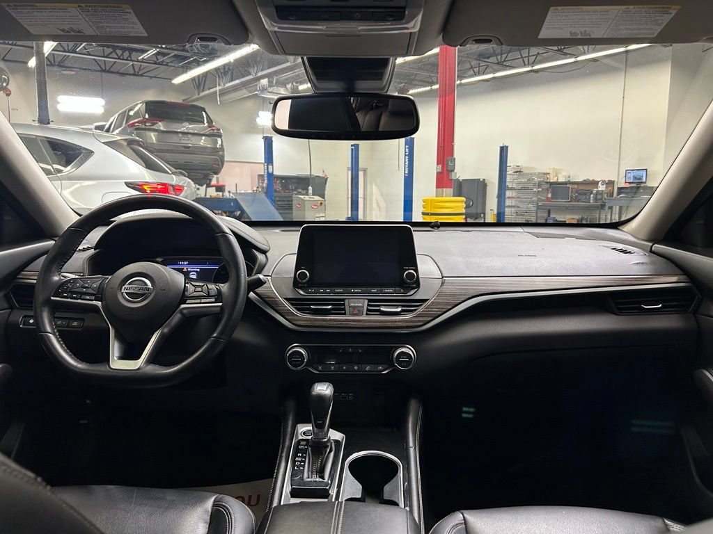 Used 2020 Nissan Altima 2.5 Platinum FWD image 19