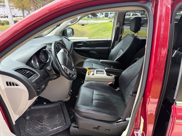 Used 2015 Chrysler Town & Country Touring-L w/ Driver Convenience Group FWD image 15