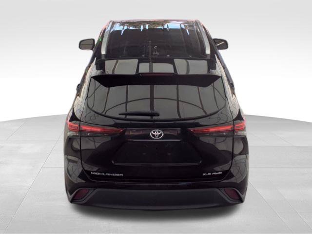Used 2023 Toyota Highlander XLE AWD/4WD image 8