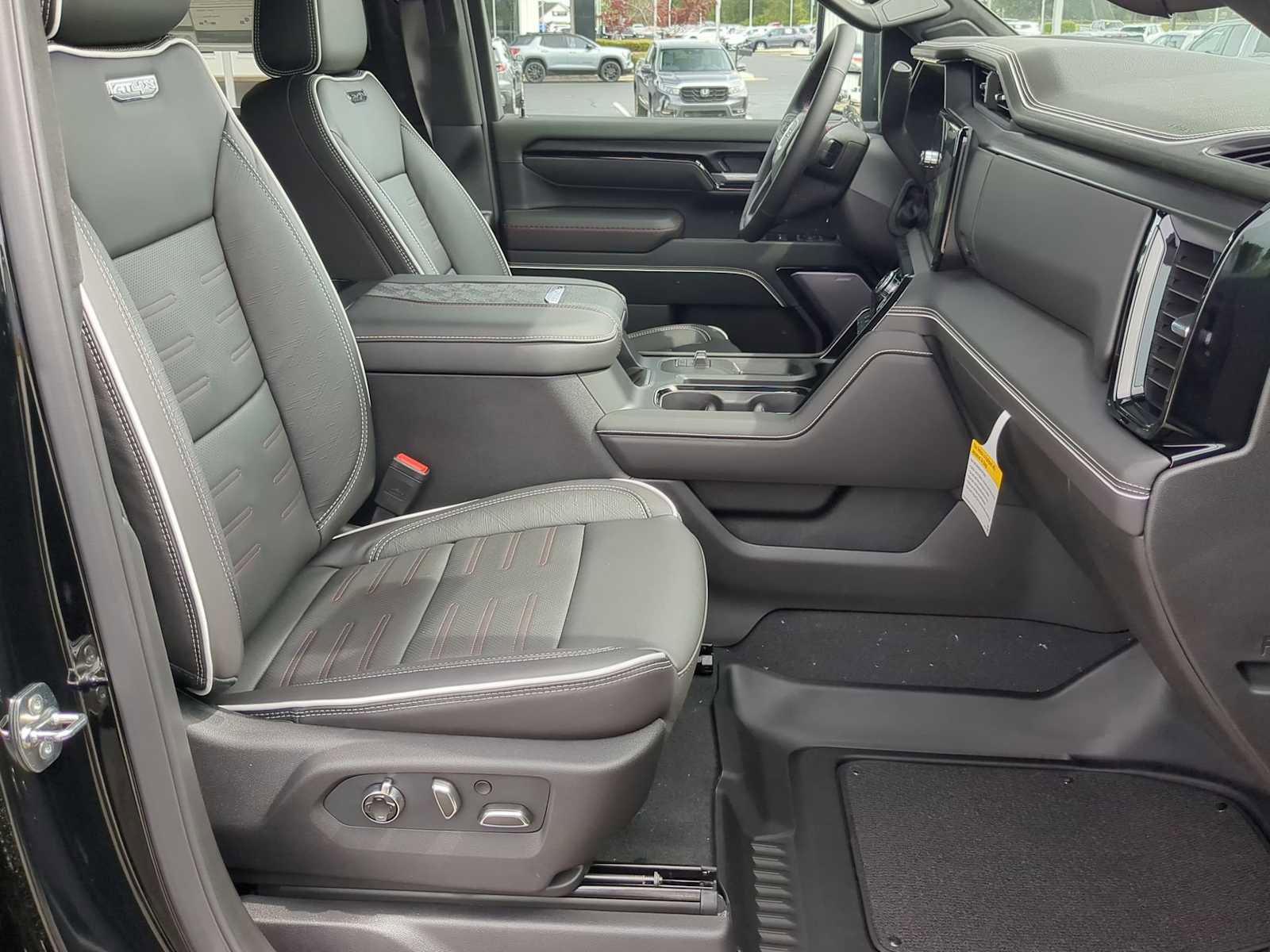 New 2026 GMC Sierra 2500 AT4X w/ LPO, Black Badging Package image 30