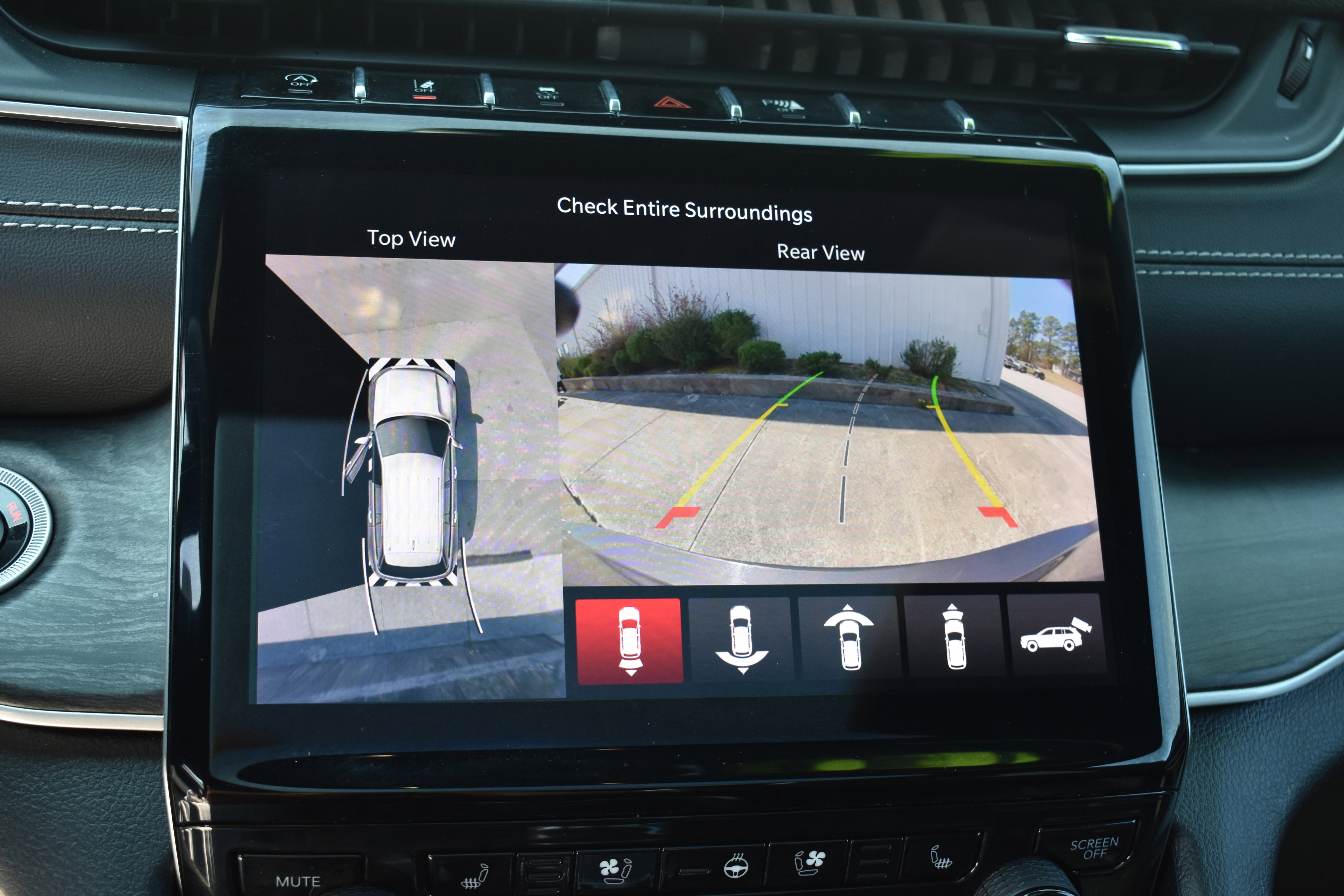 Used 2024 Jeep Grand Cherokee L Limited w/ Luxury Tech Group II image 19