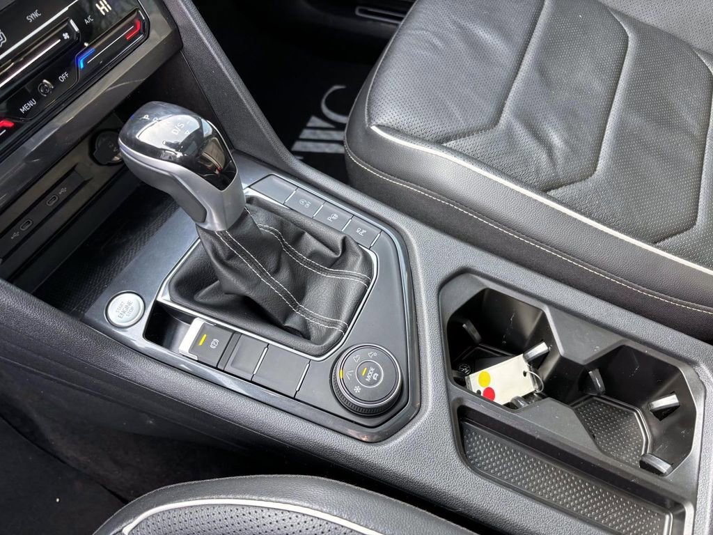 Used 2022 Volkswagen Tiguan SEL R-Line image 23