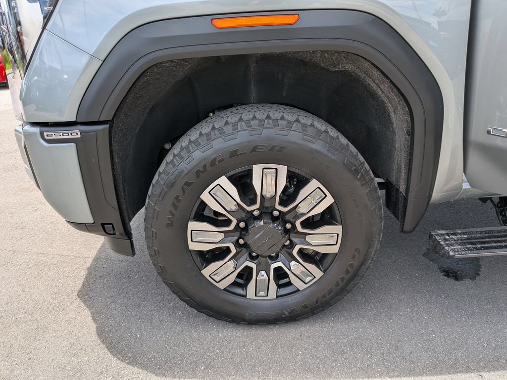 Used 2024 GMC Sierra 2500 Denali w/ Denali Reserve Package AWD/4WD image 36