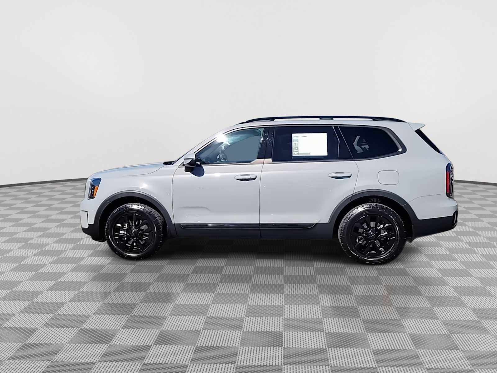 Used 2025 Kia Telluride AWD image 5