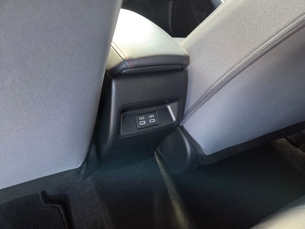 Used 2024 Toyota Corolla SE image 7