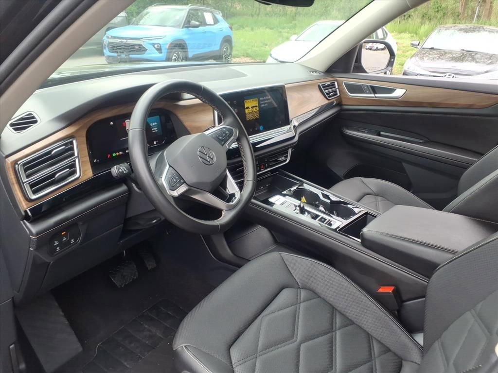 Used 2024 Volkswagen Atlas SE image 13